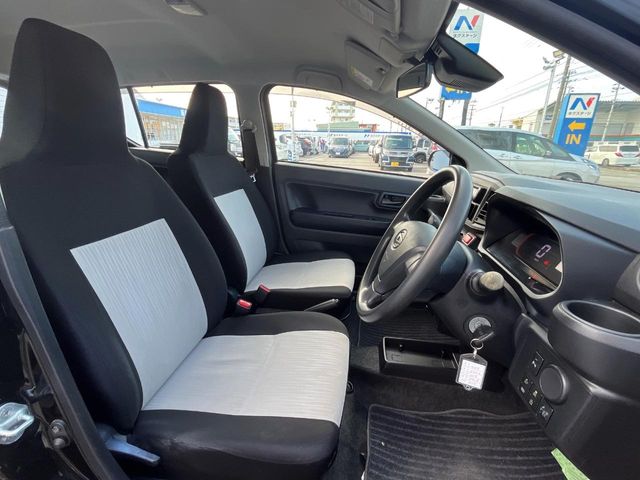 ダイハツ ミライース