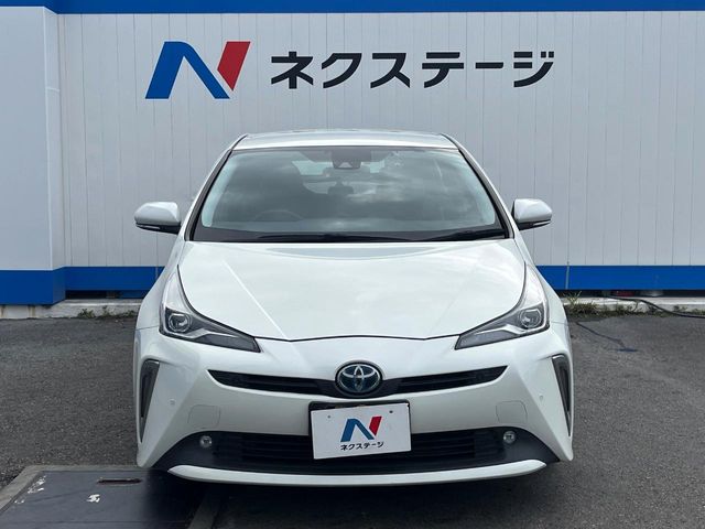 トヨタ プリウス