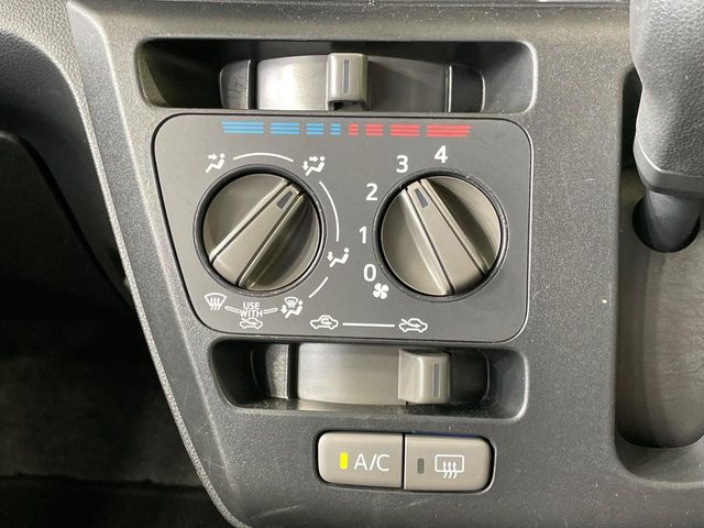 ダイハツ ミライース