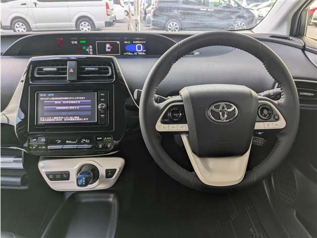 トヨタ プリウス