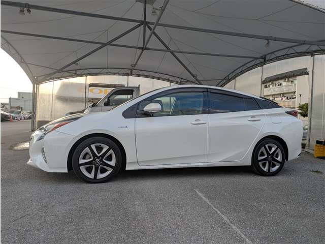 トヨタ プリウス