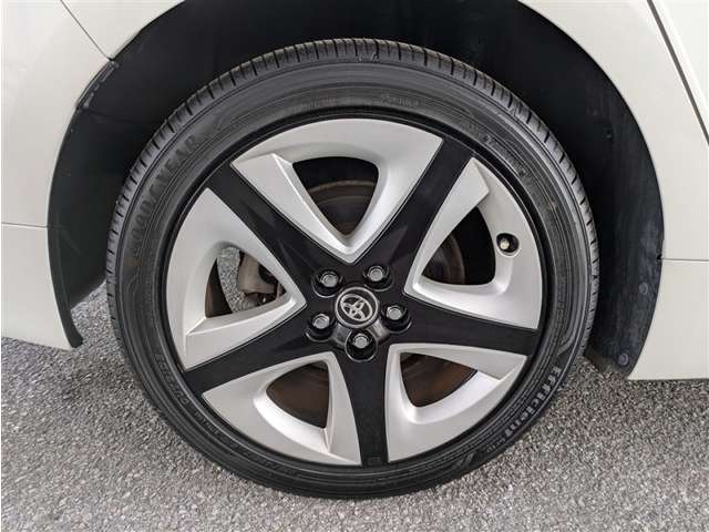 トヨタ プリウス