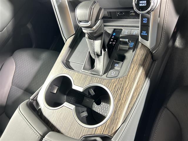 トヨタ ランドクルーザー300