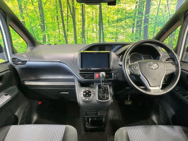 トヨタ ヴォクシー