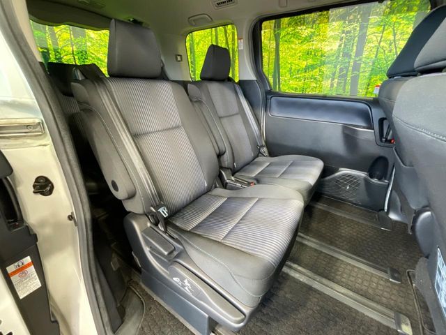 トヨタ ヴォクシー