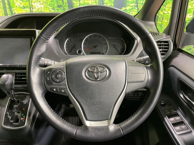 トヨタ ヴォクシー