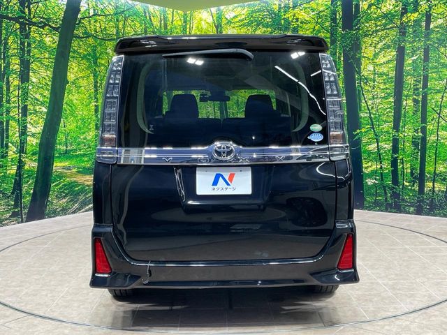 トヨタ ヴォクシー