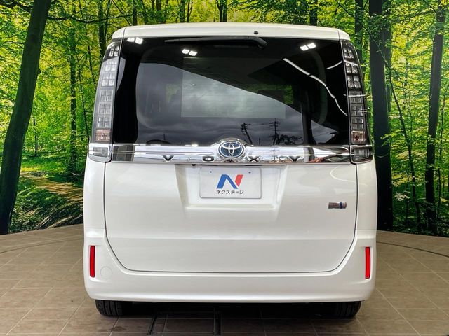 トヨタ ヴォクシー