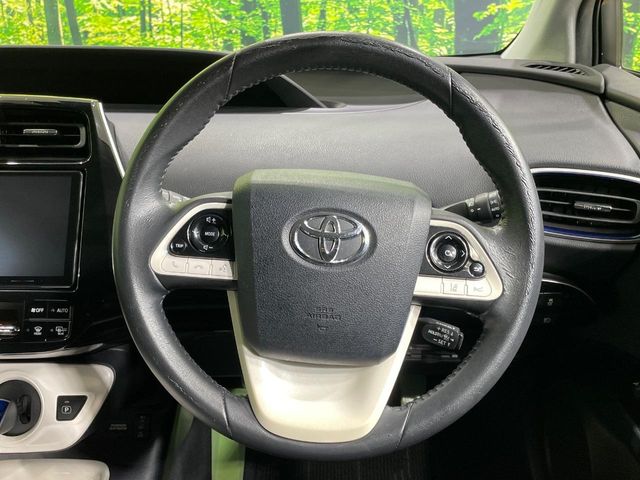 トヨタ プリウス