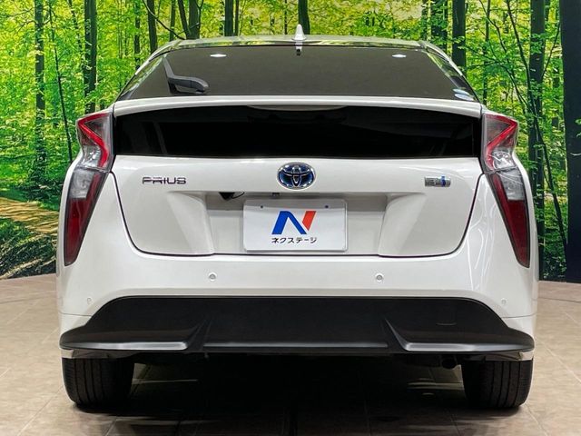 トヨタ プリウス