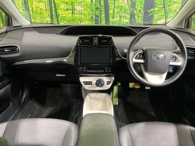 トヨタ プリウス