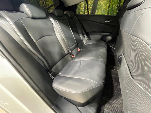 トヨタ プリウス