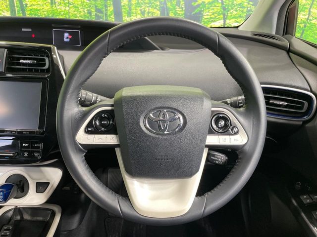 トヨタ プリウス