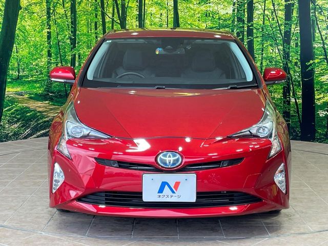 トヨタ プリウス
