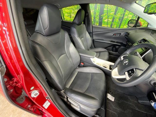 トヨタ プリウス