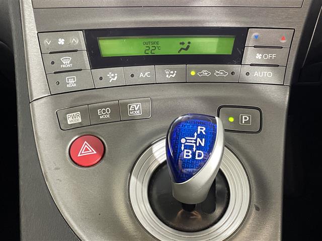 トヨタ プリウス