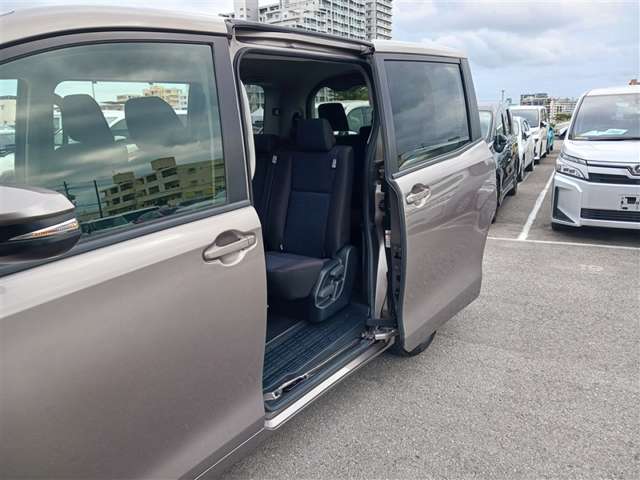 トヨタ ヴォクシー