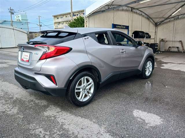 トヨタ C-HR