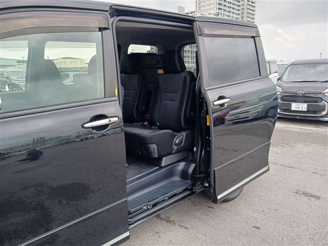 トヨタ ヴォクシー