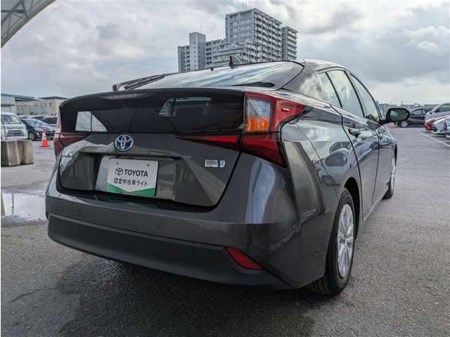 トヨタ プリウス