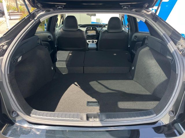 トヨタ プリウス