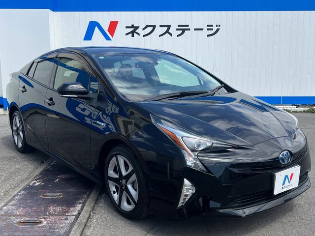 トヨタ プリウス