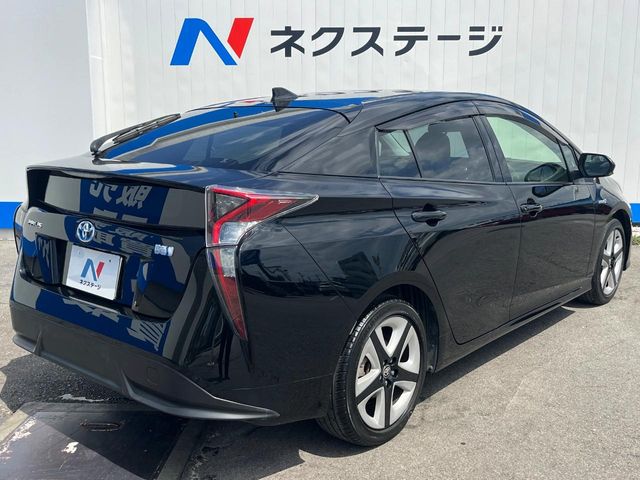 トヨタ プリウス