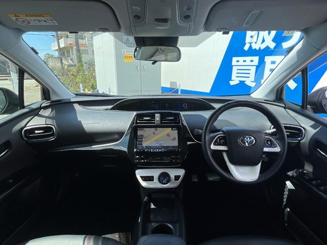 トヨタ プリウス