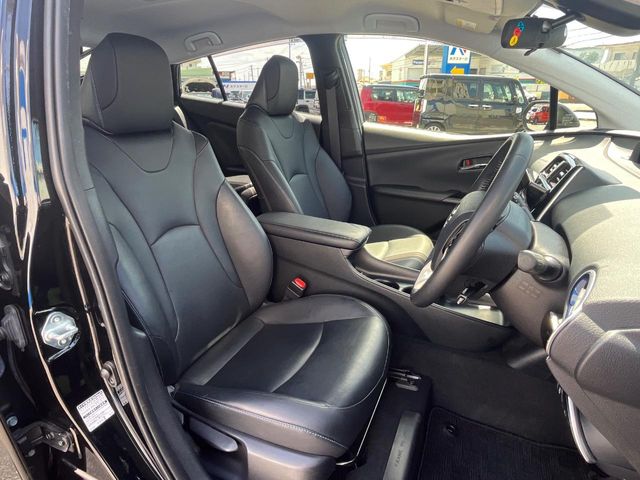 トヨタ プリウス