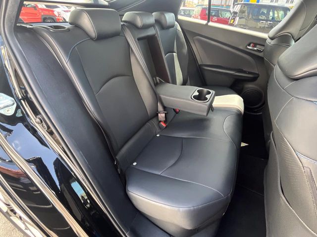 トヨタ プリウス