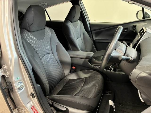 トヨタ プリウス