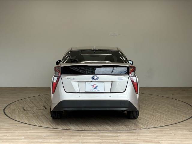 トヨタ プリウス