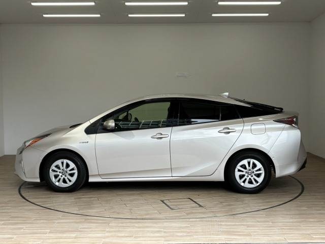 トヨタ プリウス