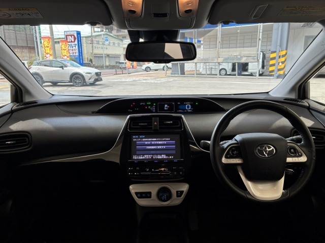 トヨタ プリウス