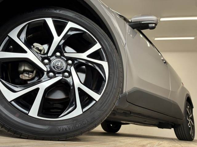 トヨタ C-HR