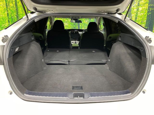 トヨタ プリウス