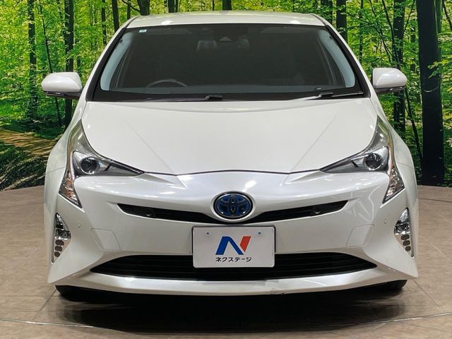 トヨタ プリウス