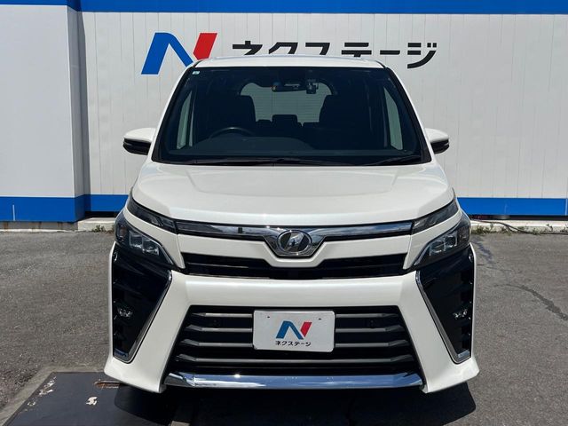 トヨタ ヴォクシー