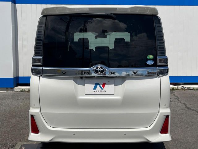 トヨタ ヴォクシー
