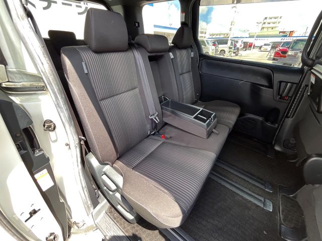 トヨタ ヴォクシー