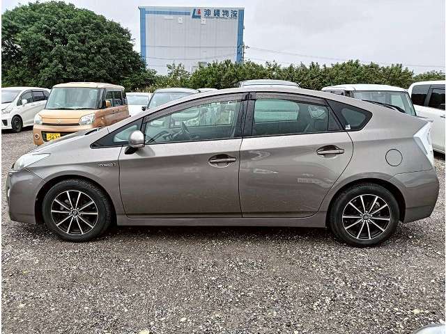 トヨタ プリウス