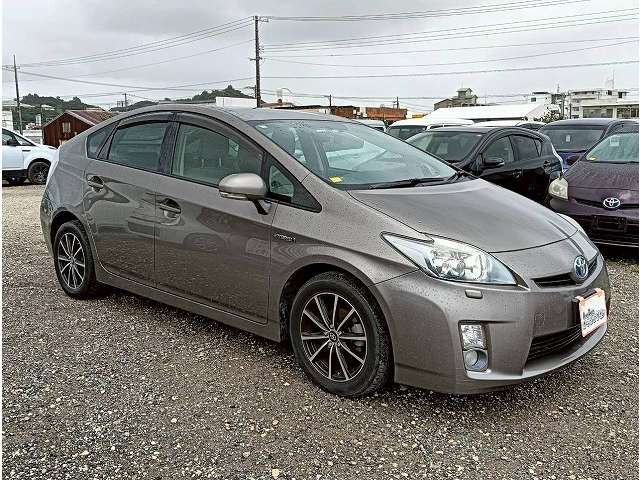 トヨタ プリウス