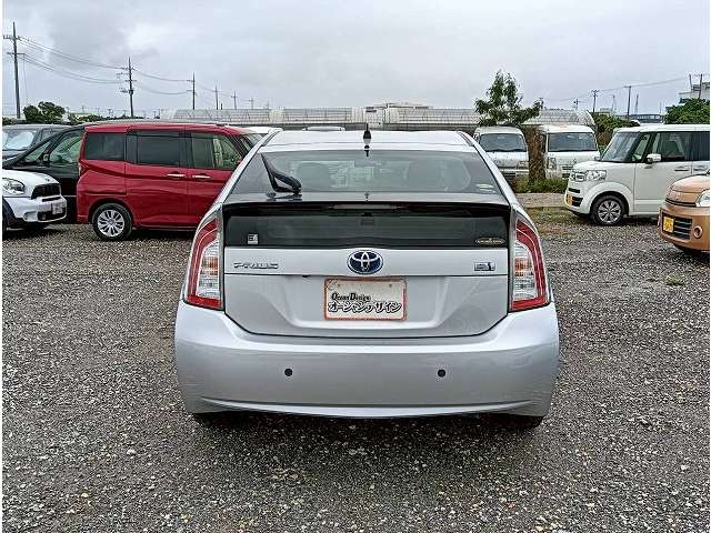 トヨタ プリウス