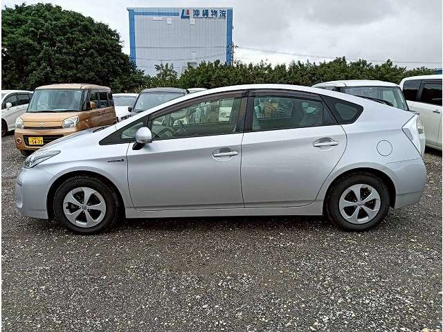 トヨタ プリウス