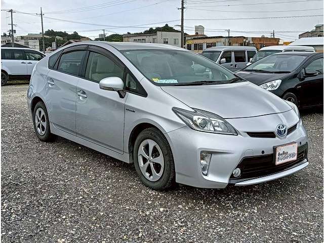 トヨタ プリウス