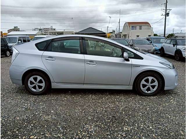 トヨタ プリウス