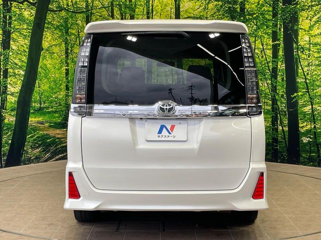 トヨタ ヴォクシー