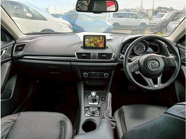 マツダ アクセラ