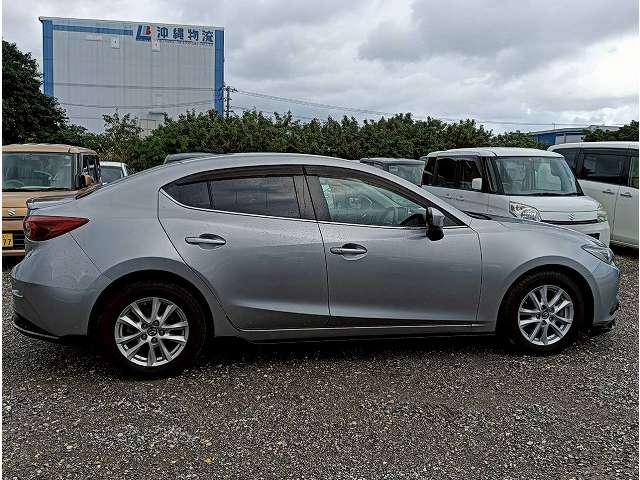 マツダ アクセラ