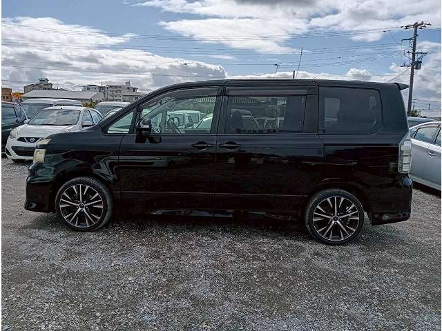 トヨタ ヴォクシー